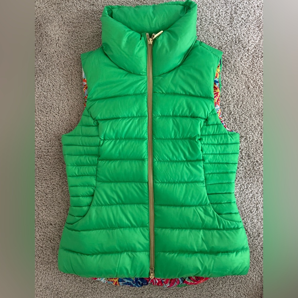 Rare and gorgeous Lilly Pulitzer Kelly Green Puffer Vest NWOT Size Medium. 💚
